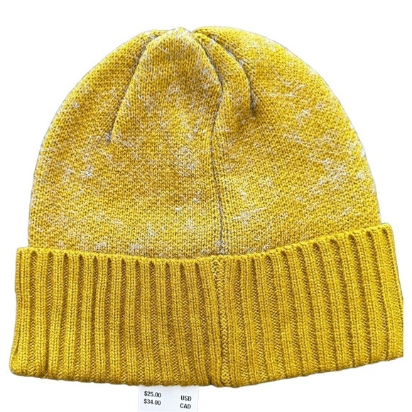 New with tags Urban Outfitters Spider Web Knit Beanie Hat Cap Ellie - Picture 3 of 4